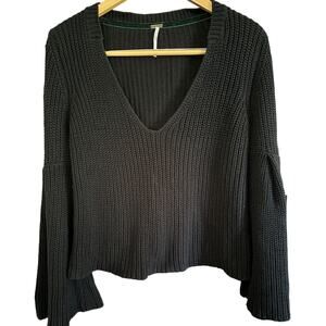 FREE PEOPLE | Black Damsel Bell Sleeve V Neck Chunky Knit Sweater | Extra Small